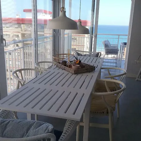 Precioso Apartamento En Frente De La Playa